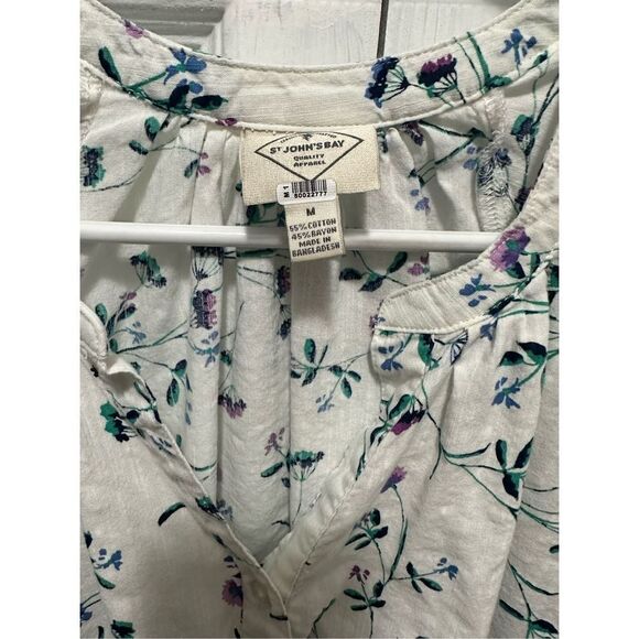 St. Johns Bay Womens Long Sleeve Blouse Slit Crew Neck Floral Button White M - Picture 5 of 7